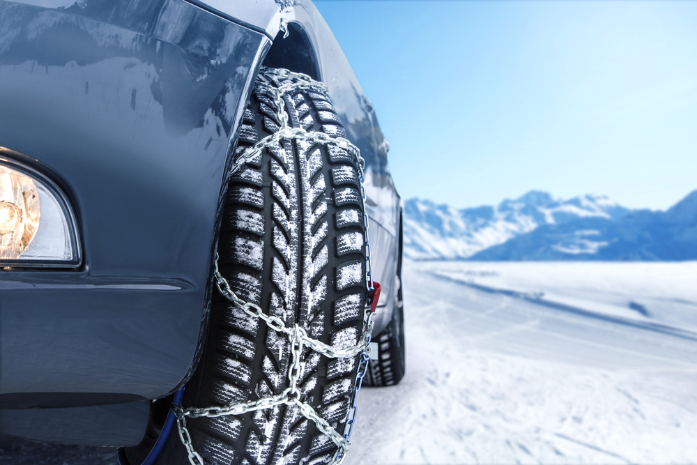 Snow Socks vs. Snow Chains: snow chains for tires Snow Socks vs. Snow Chains: snow chains for tires